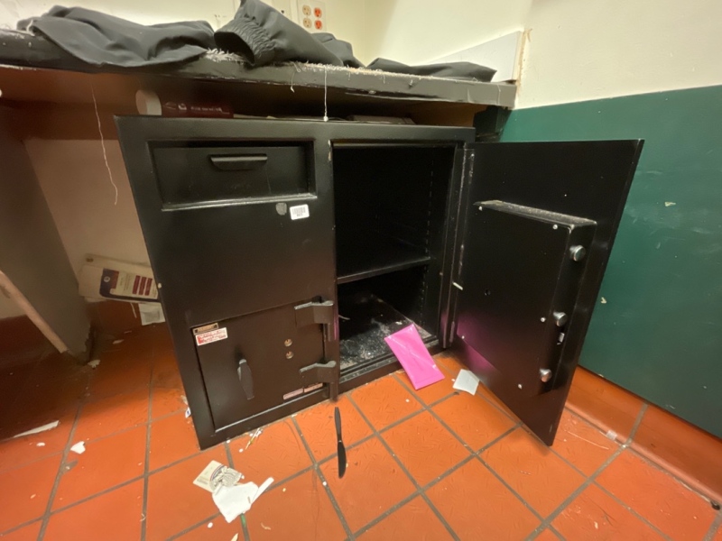 Safe & Filing Cabinet