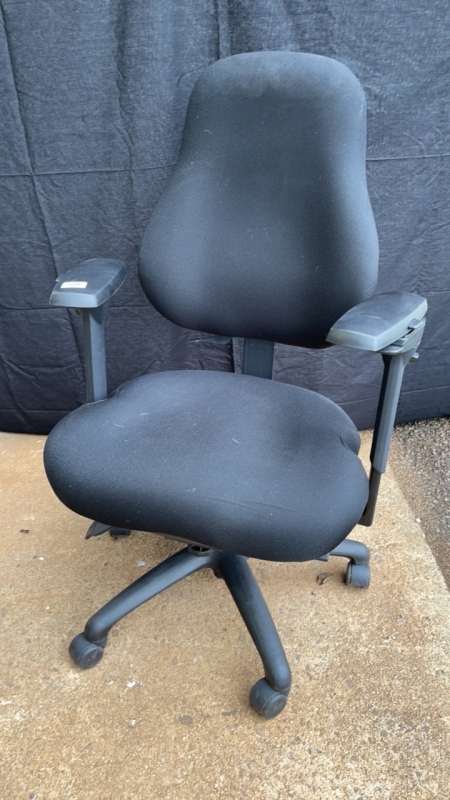 (4) Black Office Chairs on wheels