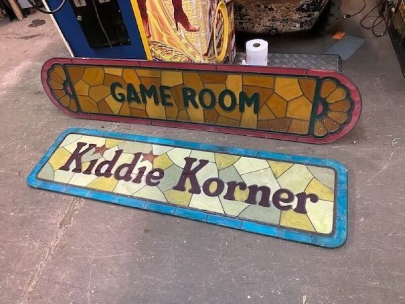 Game Room and Kiddie Korner Signs