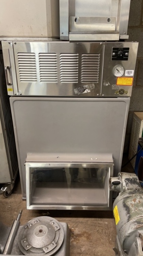 Glastender Refrigerated Lettuce Crisper/Dispenser