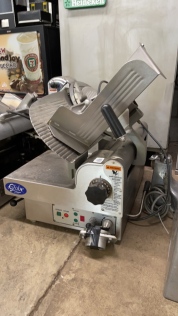 Globe Commercial Slicer