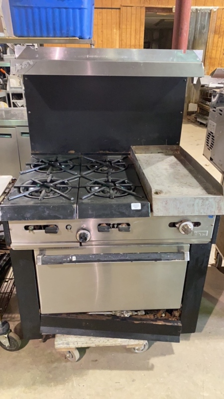 Range with Oven and 4 Burners