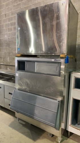 Hoshizaki Ice Machine with 1200lb Follett Ice Bin