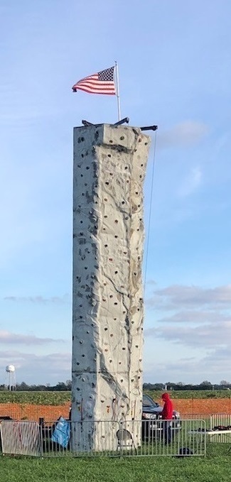 32' Mobile Rockwall