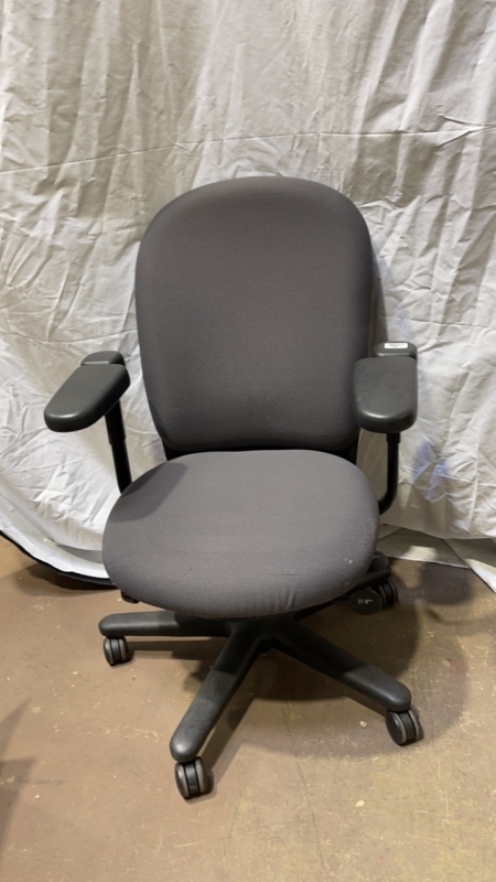 2 Steelcase Drive Chairs with wives arms