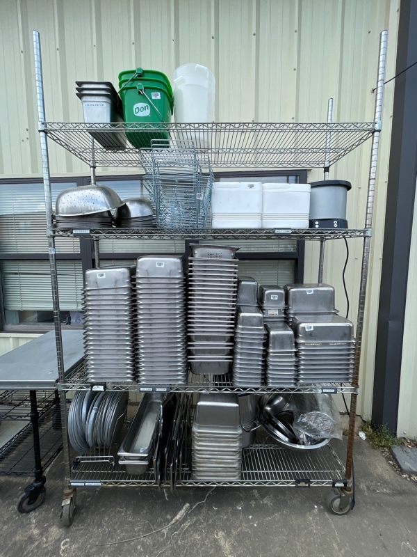 Wire Shelving Unit on wheels