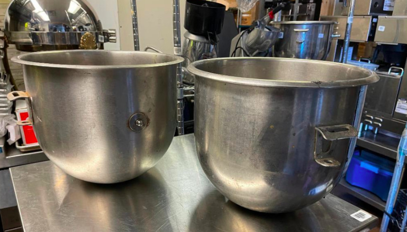 2 Mixing Bowls