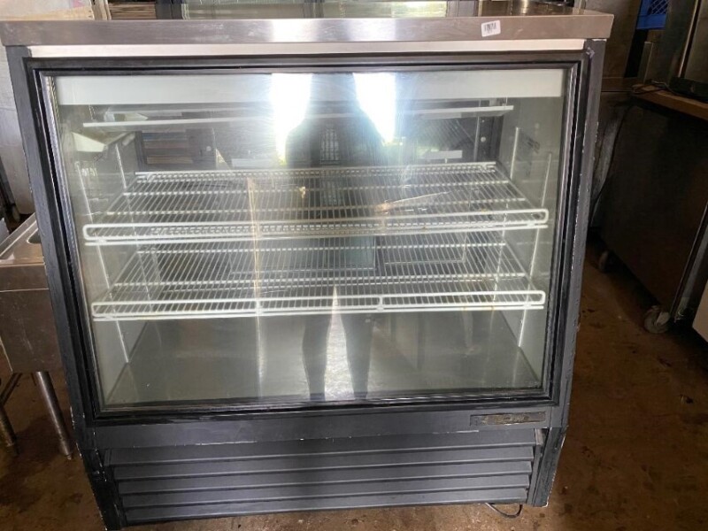 True Refrigerated Display Case