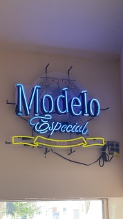 Modelo Neon Sign