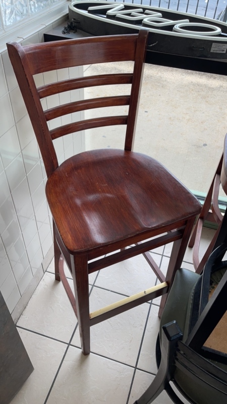 6 Wooden Bar Stools