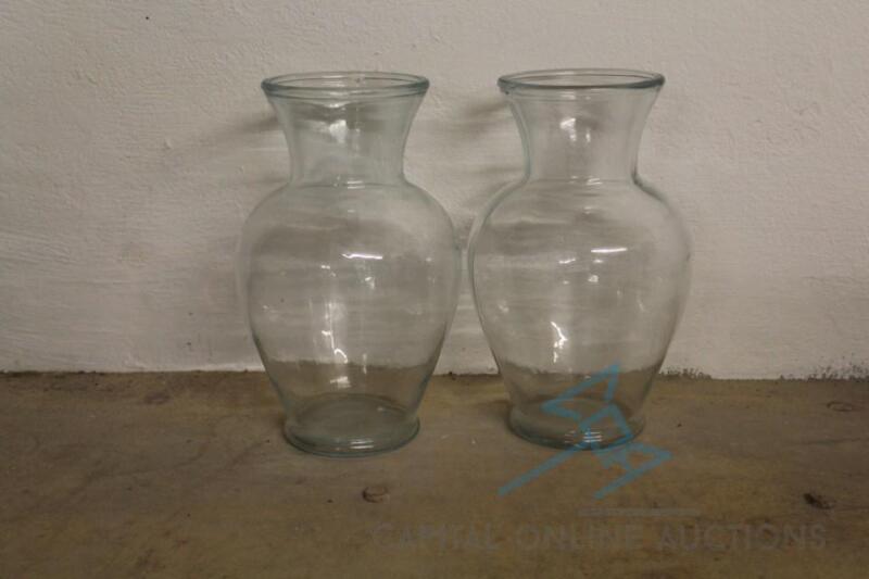 (48) 11 in Globe Vase