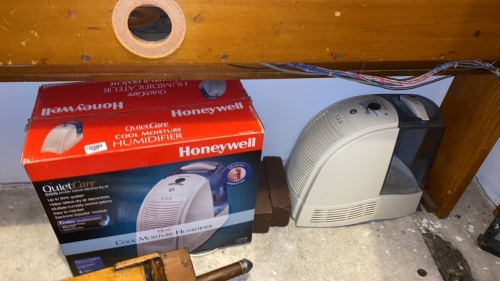 Honeywell Cool Moisture Humidifier