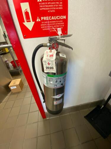 Wet chemical fire extinguisher