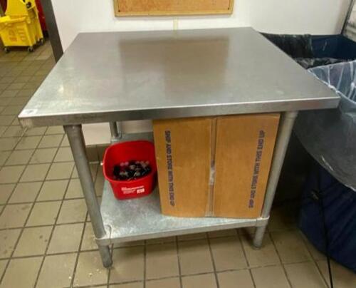 Stainless steel prep table