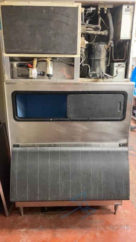 Ice Maker and Bin