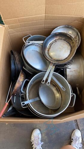 Large Pots and Pans Assortment