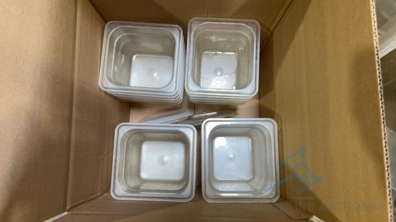 20 2 Qt. Cambro Plastic Bins with 3 lids