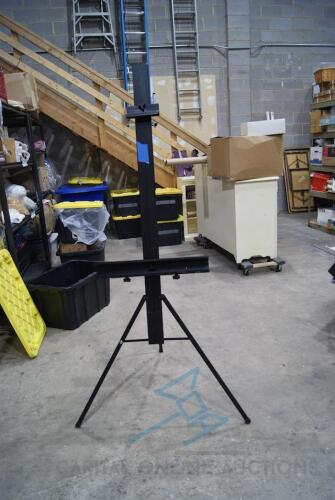 Black Adjustable Easel