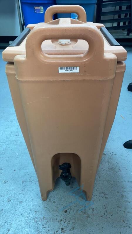 Cambro UC500 Ultra CamTainer 5 Gallon Insulated Portable Beverage Server