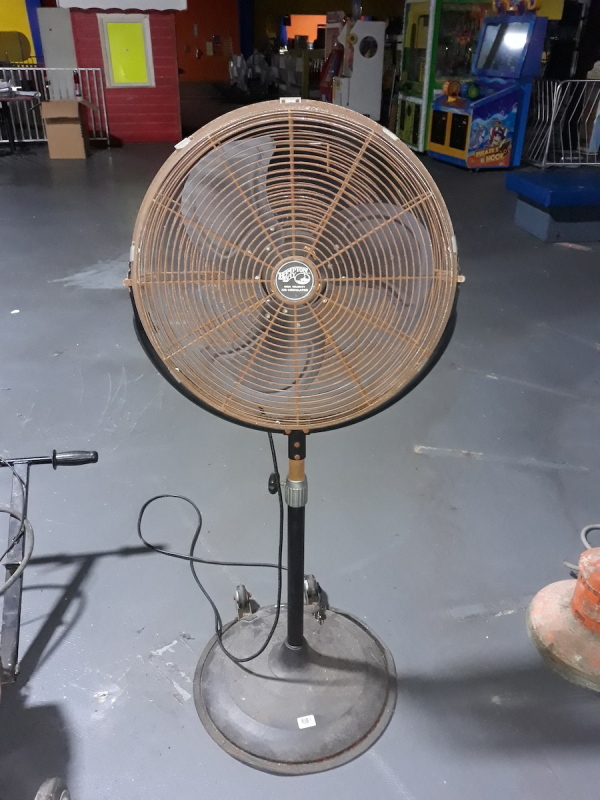 Large Hampton Bay Circulating Fan