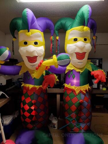 2 Inflatable Jesters