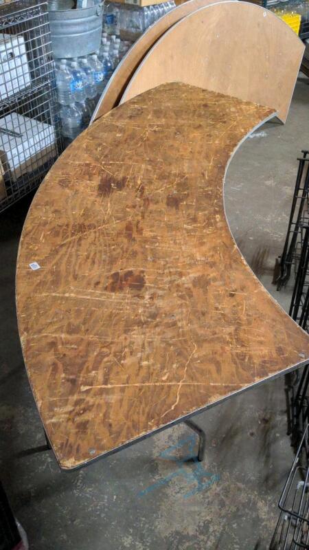 7' Serpentine Table