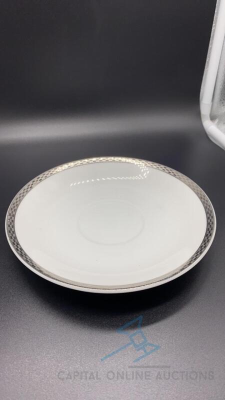 (93) 7" Silver Rimmed Plates